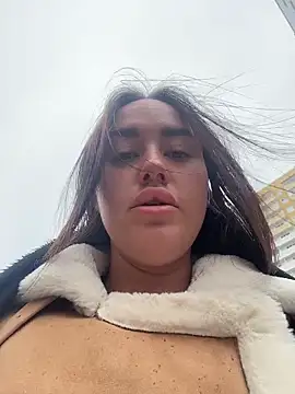 KiraSunshine online show from April 3, 2026, 4:41 am