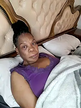 Hotcougar online show from December 15, 2025, 5:24 am