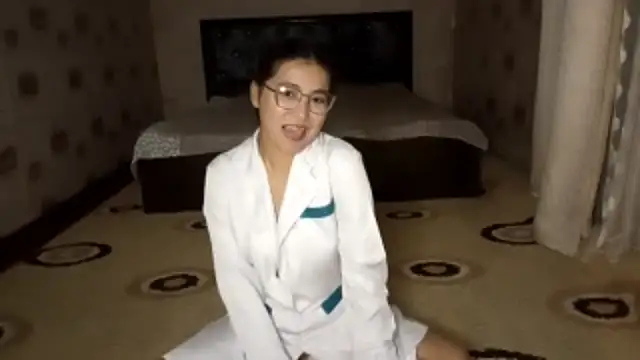 LinneaHyles online show from December 4, 2025, 2:49 pm