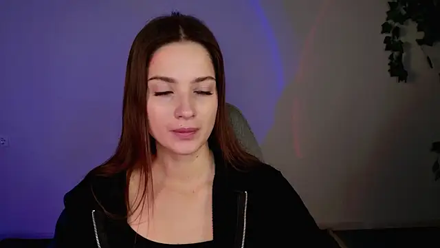 KiraVair online show from November 14, 2025, 1:26 pm