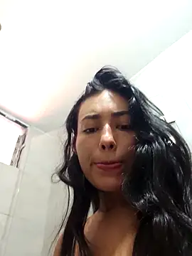 ViolettRouse online show from November 15, 2025, 4:00 pm