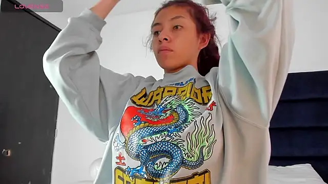 Snapshot of melanie_roux__ chatting on February 7, 2026, 12:13 pm melanie roux online show from February 7, 2026, 12:13 pm