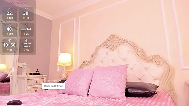 MiaCassel online show from April 17, 2026, 12:08 pm