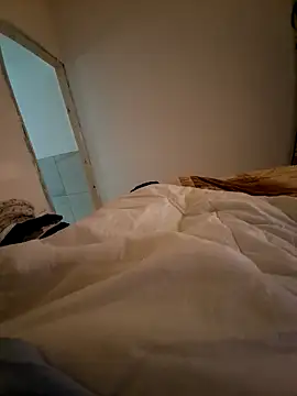 misskelly77 online show from November 8, 2025, 9:40 pm