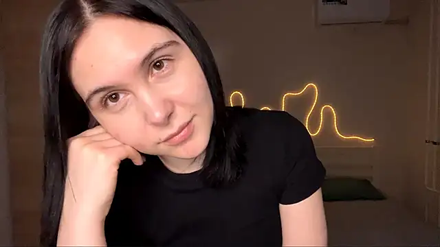 Snapshot of MyraLitterers chatting on February 16, 2026, 4:38 pm MyraLitterers online show from February 16, 2026, 4:38 pm