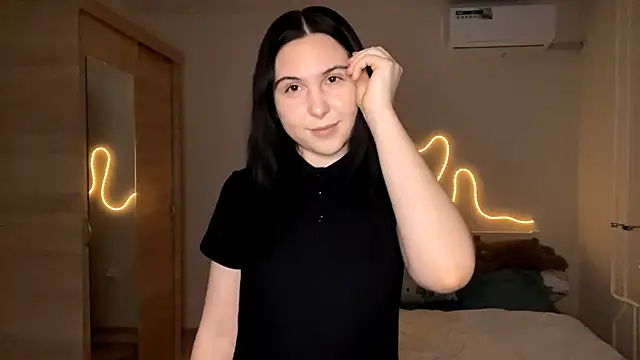 Snapshot of MyraLitterers chatting on February 13, 2026, 4:40 pm MyraLitterers online show from February 13, 2026, 4:40 pm