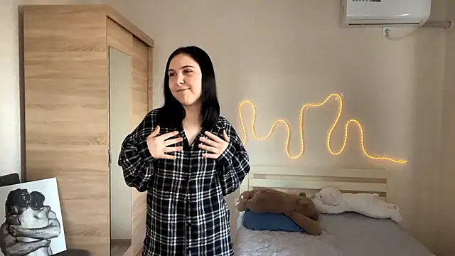 Snapshot of MyraLitterers chatting on March 2, 2026, 1:18 pm MyraLitterers online show from March 2, 2026, 1:18 pm