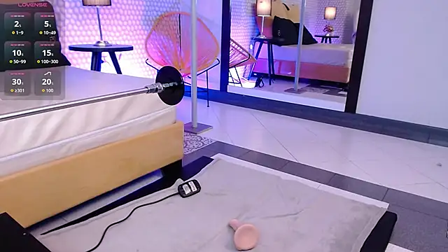 SashaaVixen online show from November 27, 2025, 11:43 am