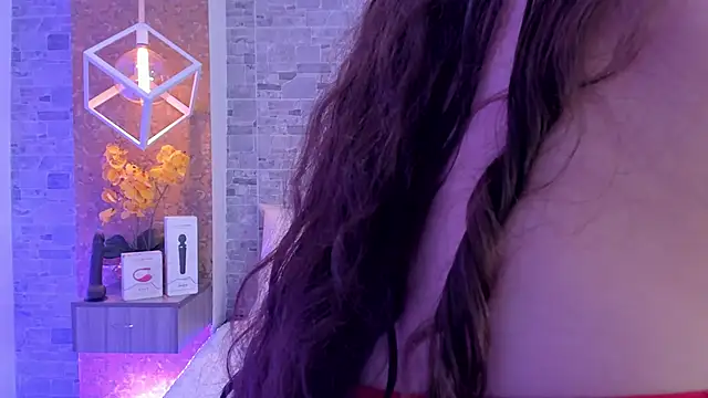 Catalina-Thompson online show from October 25, 2025, 12:04 pm