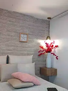 Catalina-Thompson online show from October 31, 2025, 5:31 pm