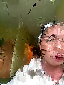 xlounamiiam online show from November 5, 2025, 2:42 pm