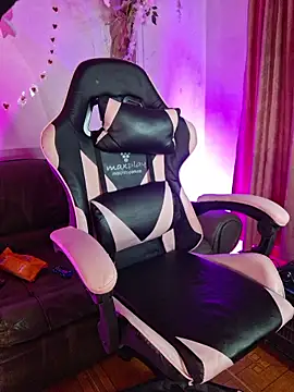 chloebrownn03 online show from March 29, 2026, 3:52 am