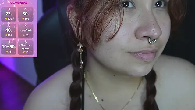 littlee red online show from April 16, 2026, 9:39 pm