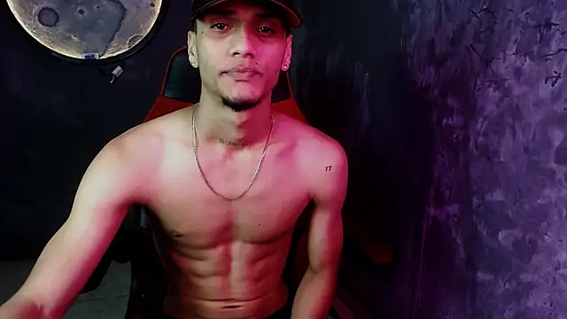 Snapshot of jaxonblack chatting on February 16, 2026, 8:18 pm jaxonblack online show from February 16, 2026, 8:18 pm