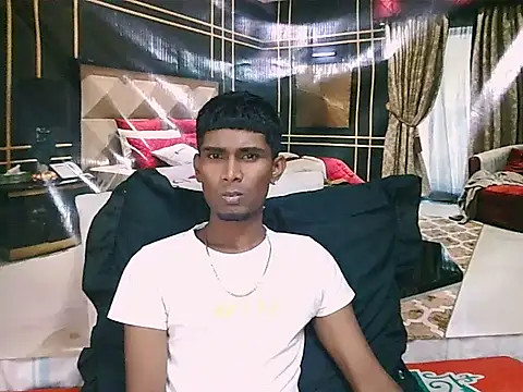 Snapshot of IndianThuggin chatting on July 4, 2026, 5:39 pm IndianThuggin online show from July 4, 2026, 5:39 pm