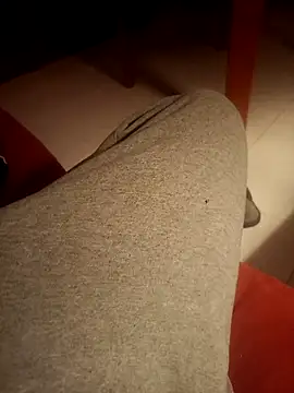 Snapshot of Winston_redsky chatting on October 27, 2025, 3:18 am Winston redsky online show from October 27, 2025, 3:18 am