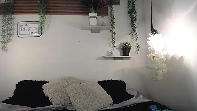 Snapshot of Emma_sweet_hot chatting on February 25, 2026, 6:08 pm Emma sweet hot online show from February 25, 2026, 6:08 pm