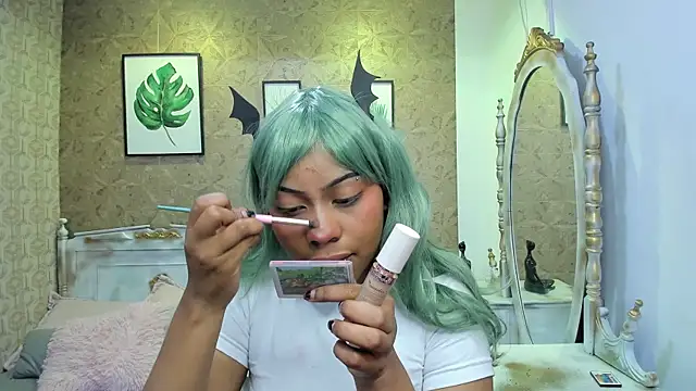 Sofia clk online show from November 13, 2025, 4:27 am