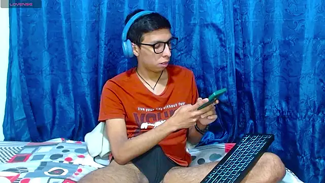 DavTwink3100 online show from March 28, 2026, 1:39 am