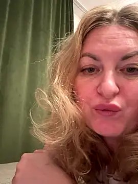 Amelia-Diamond online show from November 21, 2025, 11:26 pm