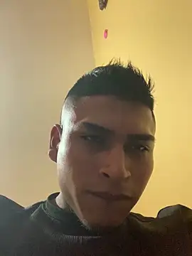 Emiliano Reyes online show from November 30, 2025, 2:29 pm