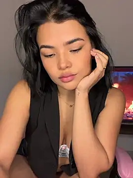 Chloe Mullerr online show from February 12, 2026, 6:07 pm