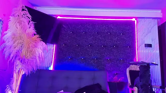 Snapshot of Queens_Wonders_Blonders chatting on February 20, 2026, 6:26 am Queens Wonders Blonders online show from February 20, 2026, 6:26 am