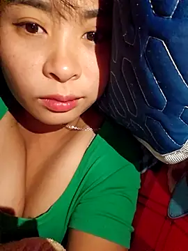 Squirrel-Pear online show from November 26, 2025, 10:10 pm