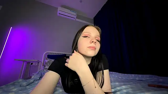 lunavoyce online show from November 9, 2025, 4:22 pm