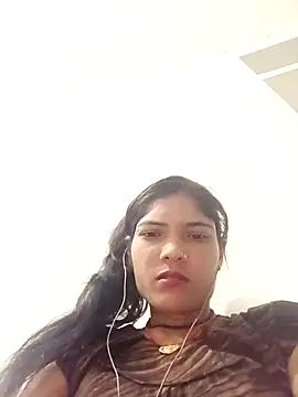Snapshot of CUTE_NESA chatting on October 21, 2025, 7:13 pm CUTE NESA online show from October 21, 2025, 7:13 pm