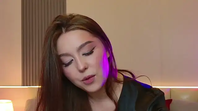  Tessa May  online show from April 12, 2026, 2:04 am