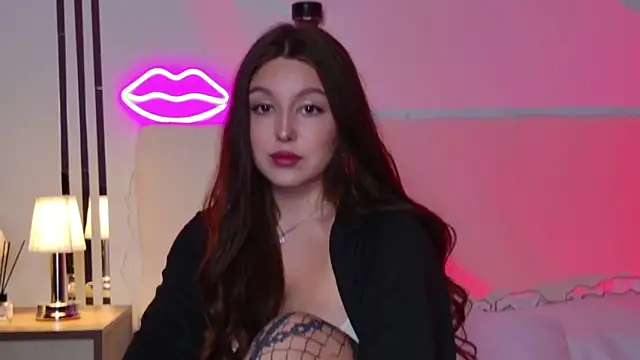  Tessa May  online show from November 17, 2025, 12:14 am