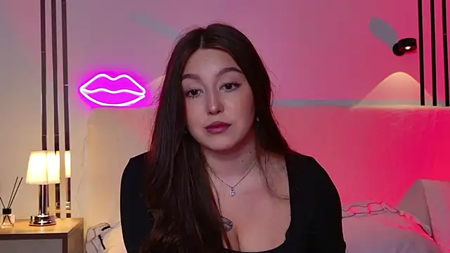  Tessa May  online show from November 21, 2025, 10:42 pm