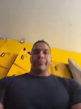 Snapshot of FreszX chatting on February 1, 2026, 2:15 pm FreszX online show from February 1, 2026, 2:15 pm