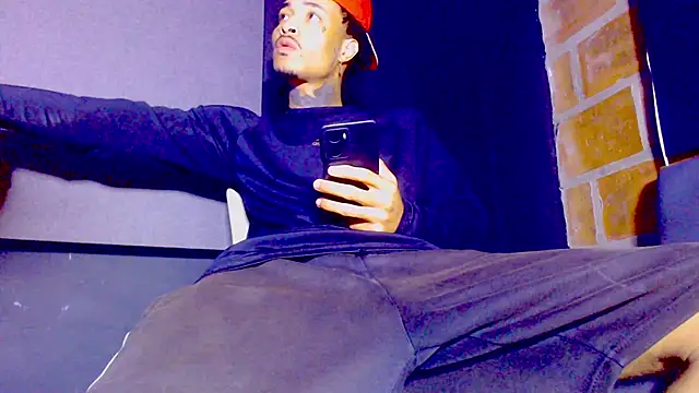 Snapshot of Anaconda_larga chatting on February 16, 2026, 2:37 pm Anaconda larga online show from February 16, 2026, 2:37 pm