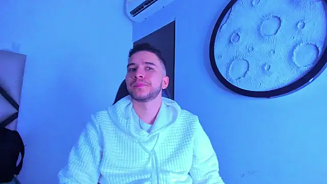 Snapshot of mike_257 chatting on February 14, 2026, 11:32 am mike 257 online show from February 14, 2026, 11:32 am