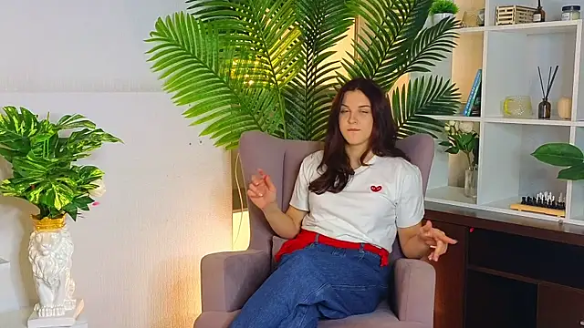 Snapshot of KerriDezalia chatting on October 19, 2025, 1:58 pm KerriDezalia online show from October 19, 2025, 1:58 pm