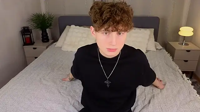 crisp1n online show from November 16, 2025, 7:29 pm