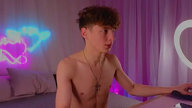 crisp1n online show from November 19, 2025, 7:25 pm