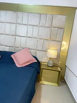 IsabellaDarrell ts online show from February 5, 2026, 12:45 pm