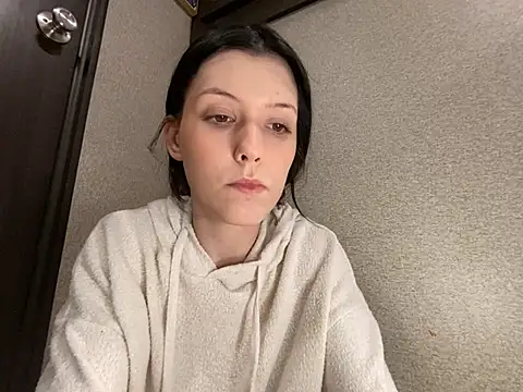 Thedeepwebcutie online show from June 17, 2026, 6:02 am