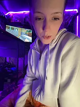 Thedeepwebcutie online show from June 3, 2026, 6:36 am