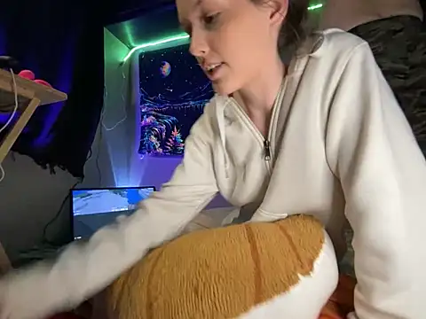 Snapshot of Thedeepwebcutie chatting on February 17, 2026, 8:00 am Thedeepwebcutie online show from February 17, 2026, 8:00 am