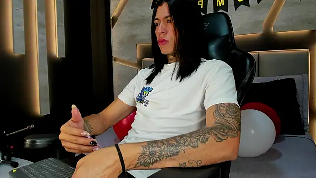 Snapshot of ArohomLester chatting on February 12, 2026, 11:21 am ArohomLester online show from February 12, 2026, 11:21 am