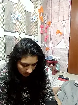 Snapshot of luzdelunas chatting on October 29, 2025, 11:47 pm luzdelunas online show from October 29, 2025, 11:47 pm