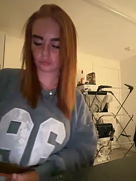 Ellieskyyee1 online show from November 2, 2025, 8:36 pm