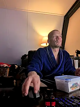 Kinky Play1 online show from January 7, 2026, 8:03 pm