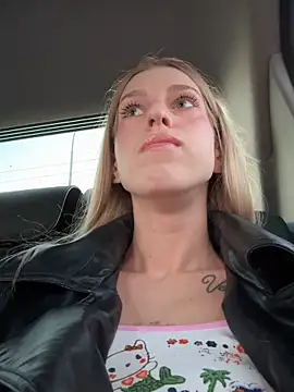 kira mia online show from March 13, 2026, 3:50 pm