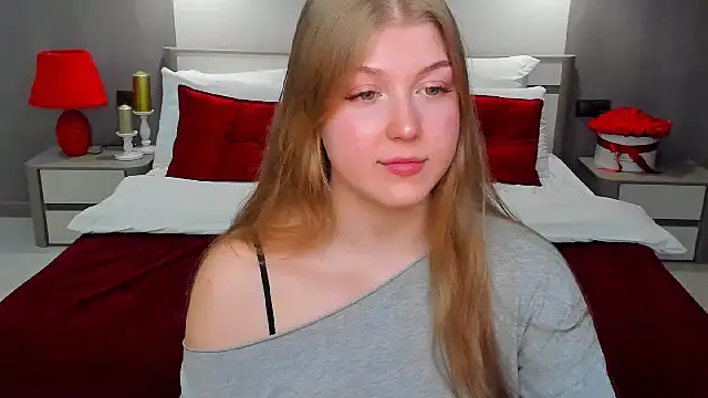 Stella Light online show from April 17, 2026, 7:06 pm