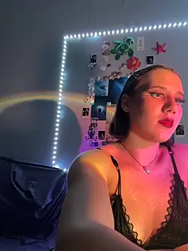 Snapshot of DreamyDiva chatting on October 27, 2025, 9:27 pm DreamyDiva online show from October 27, 2025, 9:27 pm
